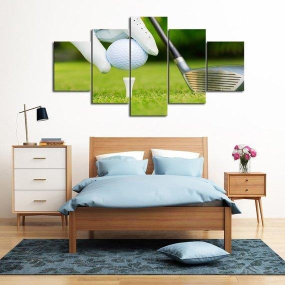 Tee Up - Präzise Sport Leinwandbilder Kunstdrucke