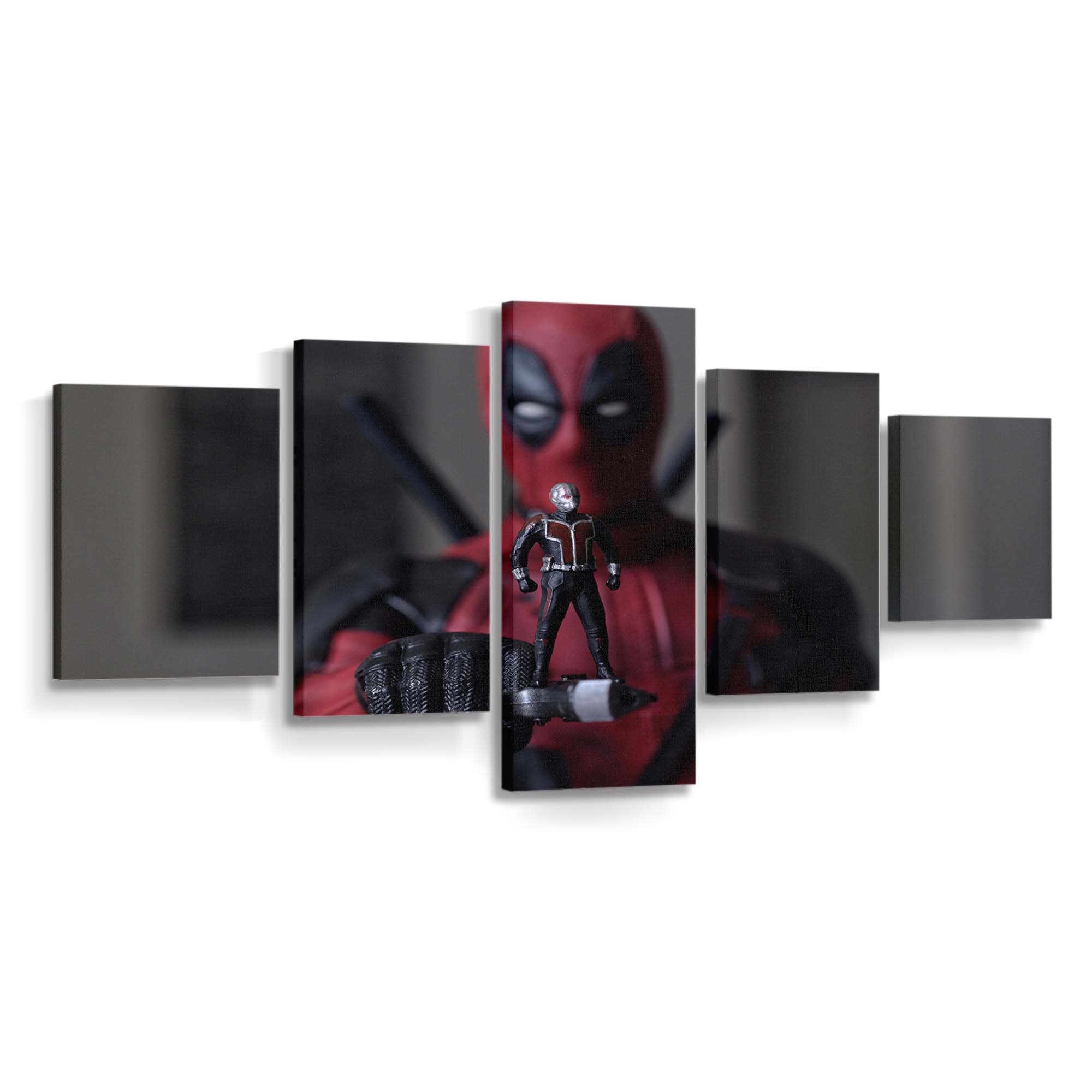 Ant-Man steht auf Deadpools Waffe Leinwandbild - Marvel Wanddeko