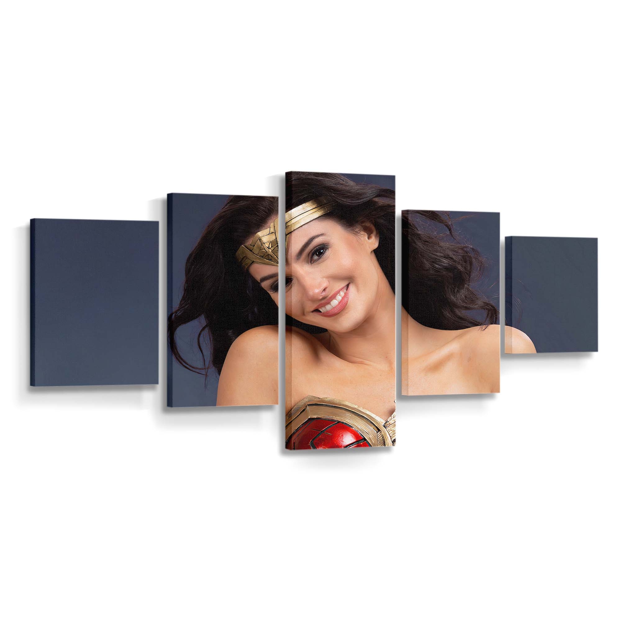 Cute Wonder Woman Smiling Cosplay Leinwandbilder | Wanddeko Cute Wonder Woman Smiling Cosplay Leinwandbilder | Wanddeko